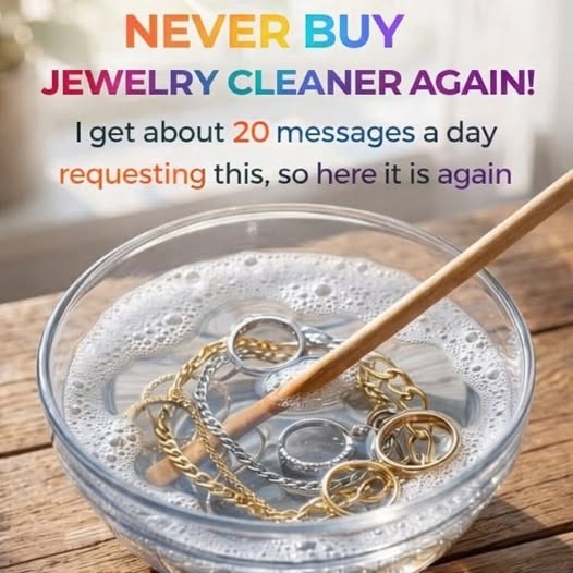 How to Make a Cheap and Simple DIY Jewelry Cleaner at Home